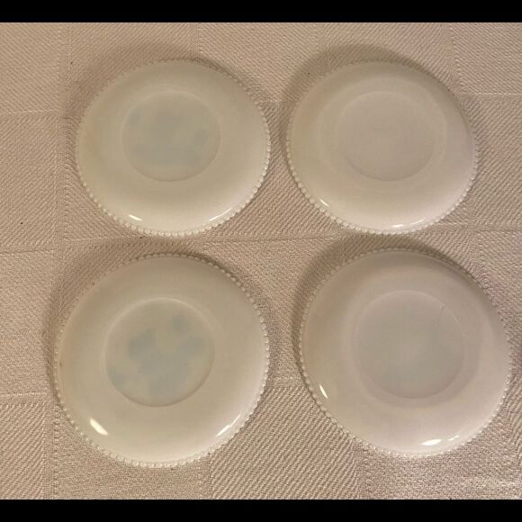 Vtg Set Of 4 WESTMORELAND Hobnail Edge Painted Milk Glass Plate Blackberries. - Picture 2 of 7